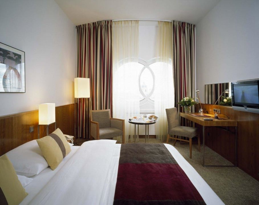 Guest room K+K Hotel Maria Theresia