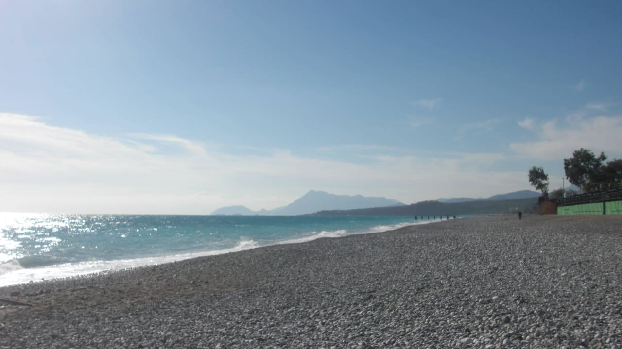 Breiter, gepflegter Steinstrand Limak Limra Hotel & Resort