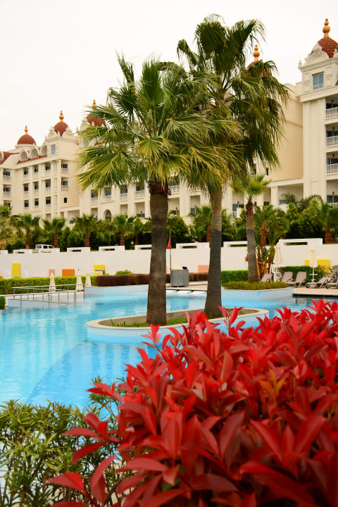 Pool Side Sunport Hotel & Spa