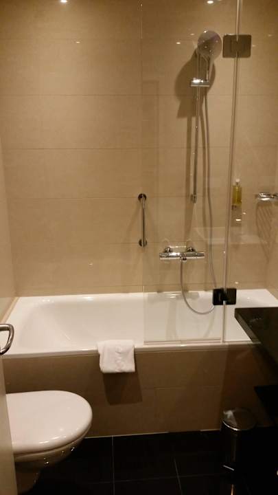 Bad im Comfortzimmer IntercityHotel München