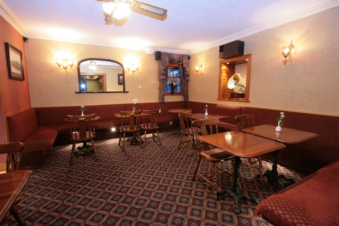 Bar Restaurant West End Hotel