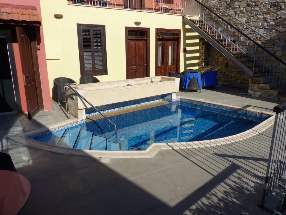 Pool Hotel The Library Wellness Retreat