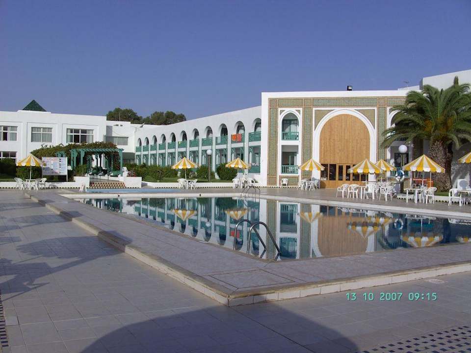 Pool - Blick aufs Hotel Hotel El Mouradi Cap Mahdia