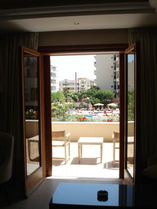 Terrasse Doppelzimmer im Erdgeschoss Hotel Theartemis Palace