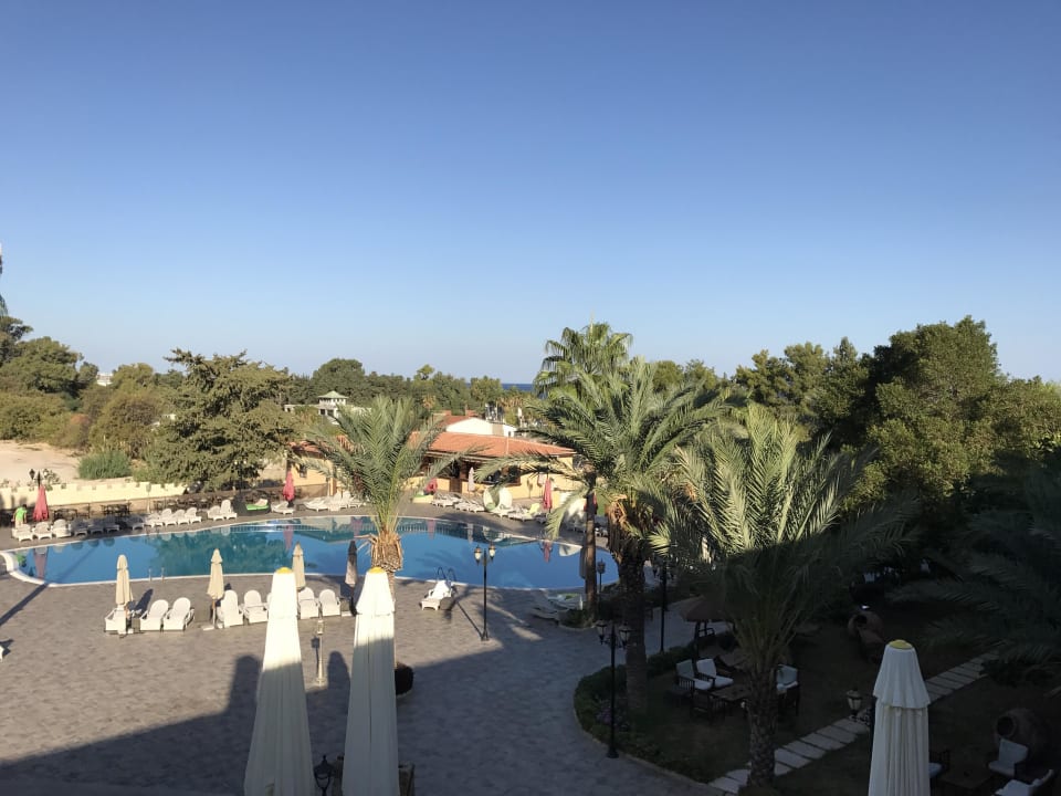 Pool Hotel Le Chateau Lambousa