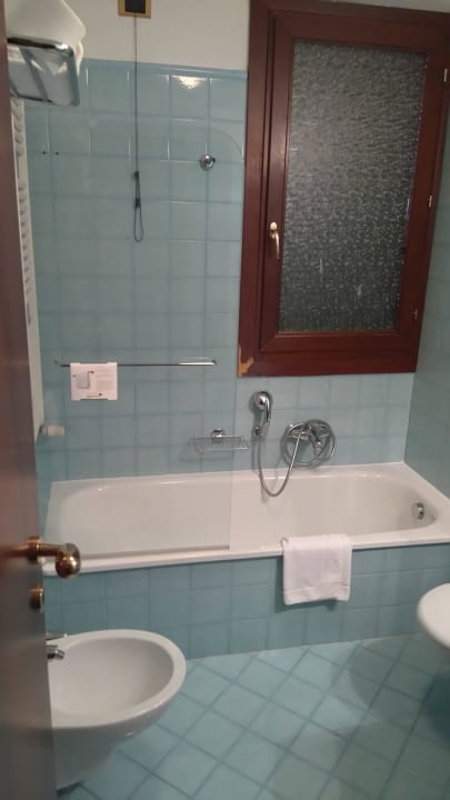 Badezimmer Villa Pace Park Hotel Bolognese