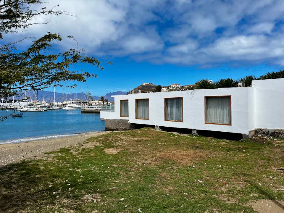 Außenansicht Mansa Marina Hotel