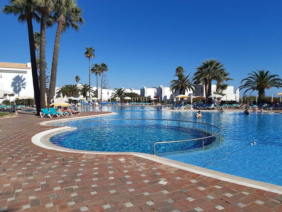 Pool Golden Club Cabanas