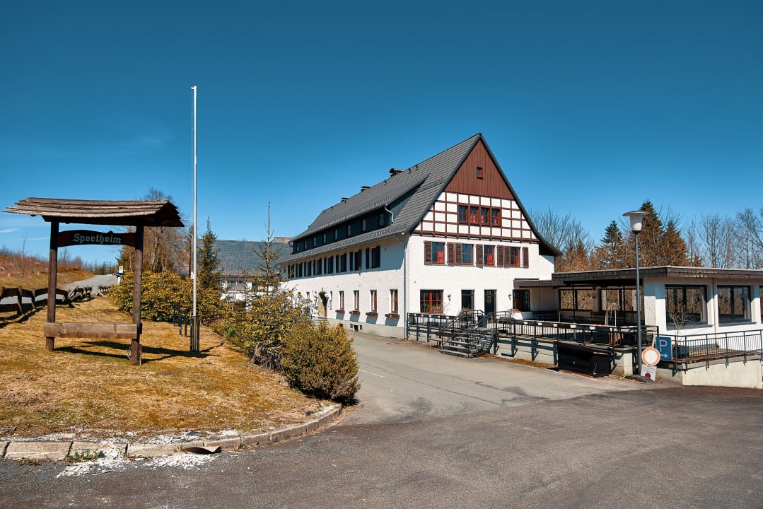 Außenansicht DJH Jugendherberge Winterberg