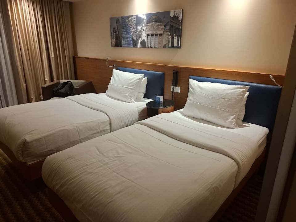 Zimmer Hampton by Hilton Berlin City West
