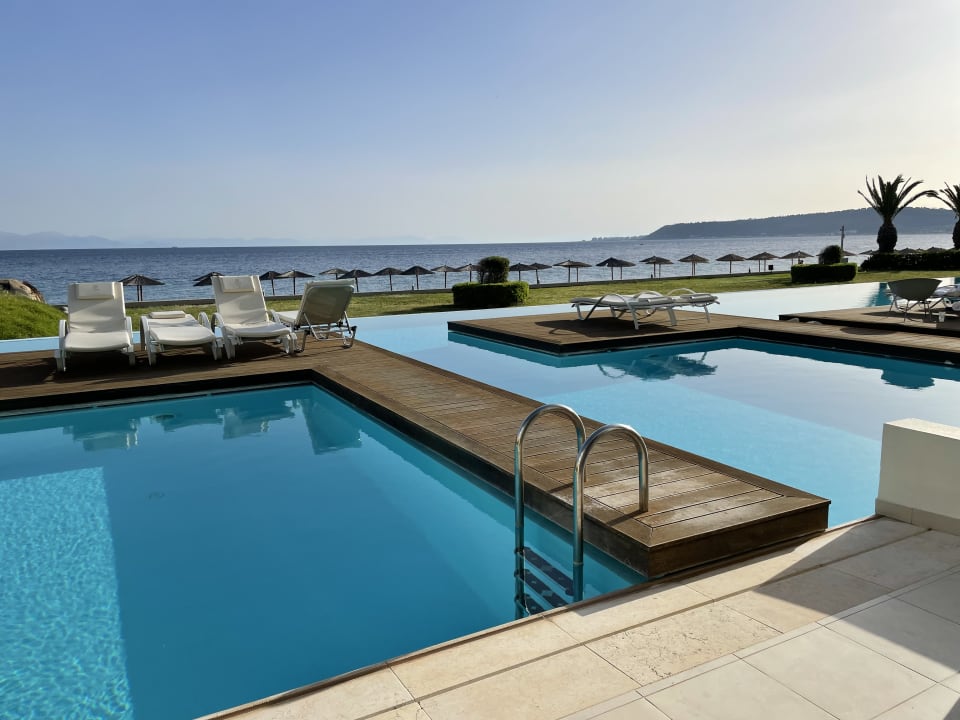 Pool The Ixian Grand & All Suites