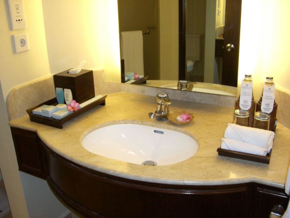 Badezimmer Hotel Sheraton Senggigi Lombok Beach Resort
