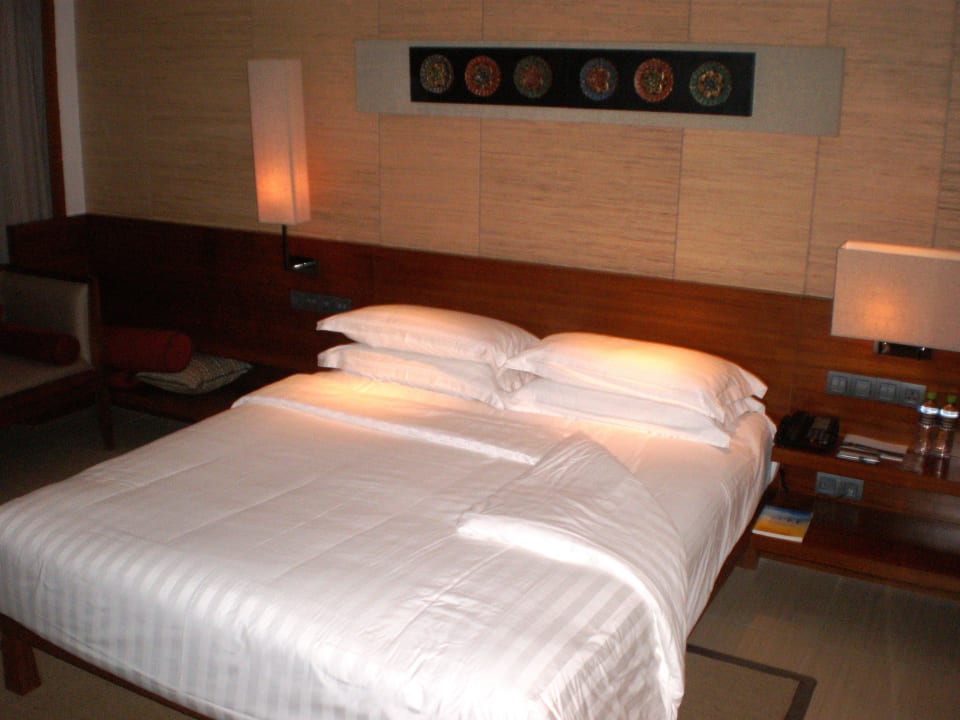 Bequemes Kingsize Bett Hotel Pullman Oceanview Sanya Bay Resort & Spa