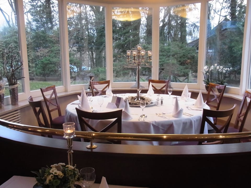 Der runde Tisch Waldhotel Tannenhäuschen