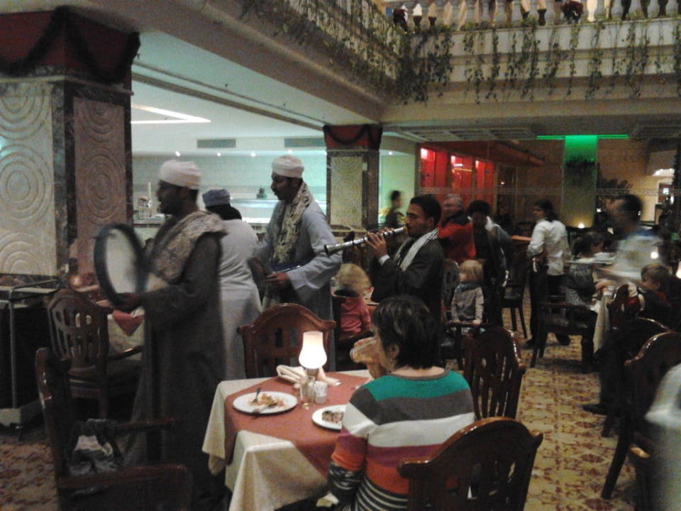 Live Egyptische muziek aan tafel Hotel Titanic Palace