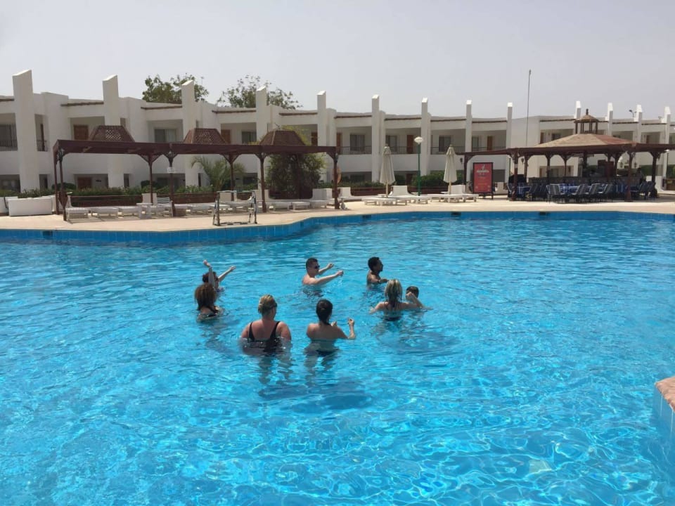 Pool Menaville Safaga