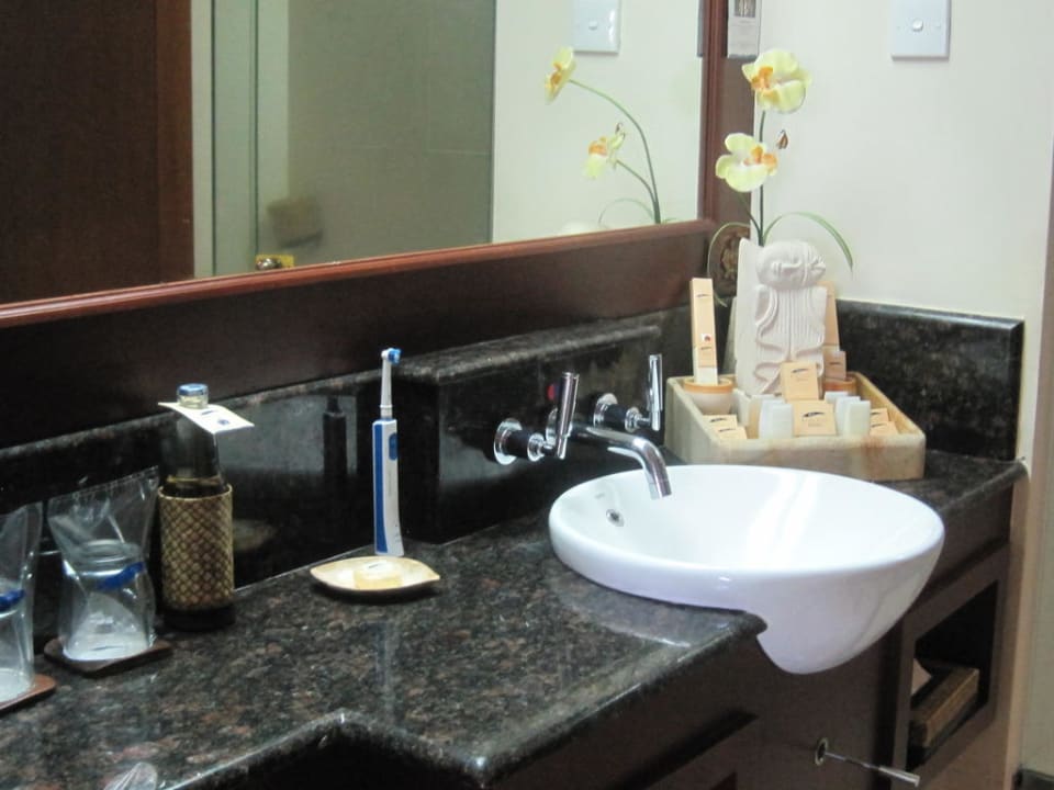 Bad Hotel Grand Mirage Resort & Thalasso Bali