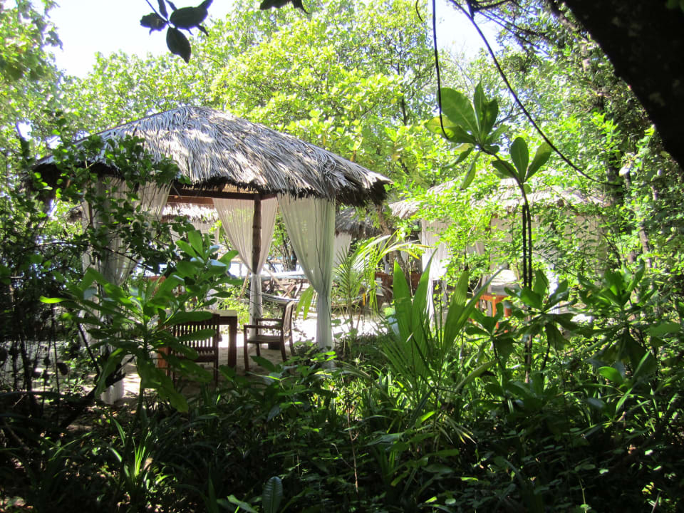 Aussenrestaurant mit 6 Tischen NH Collection Maldives Reethi Resort