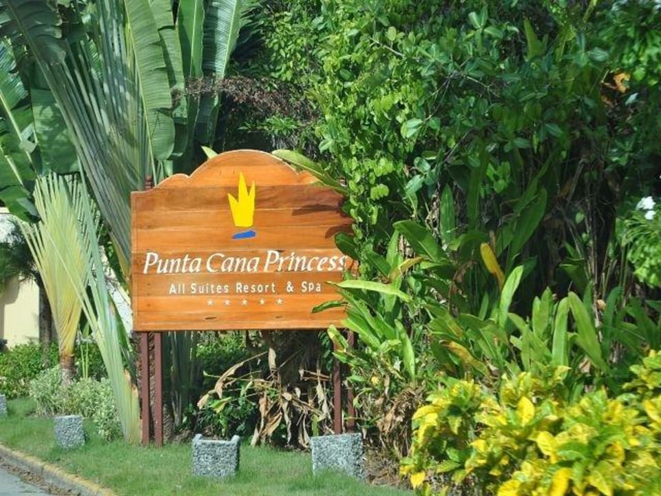 Eingangsschild der Anlage Punta Cana Princess All Suites Resort & Spa