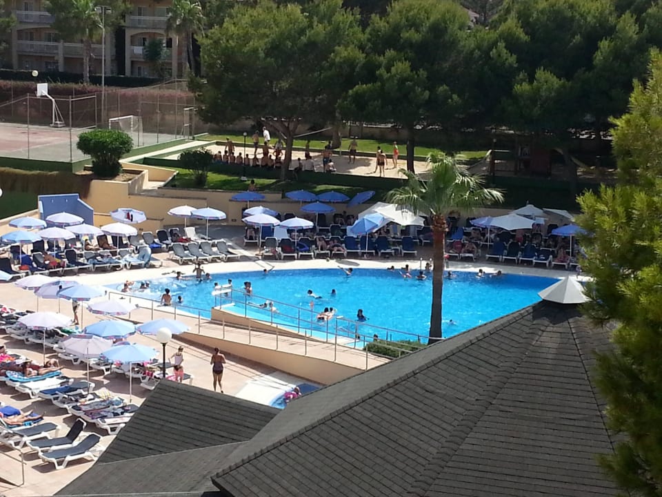 Blick auf den Pool vom Flur aus Aparthotel Can Picafort Palace
