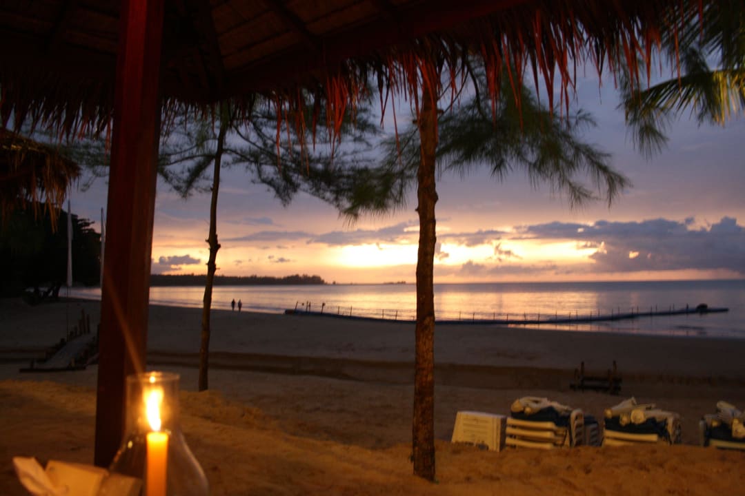 Essen direkt am Meer im White SandBeach Restaurant Kantary Beach Hotel - KHAO LAK