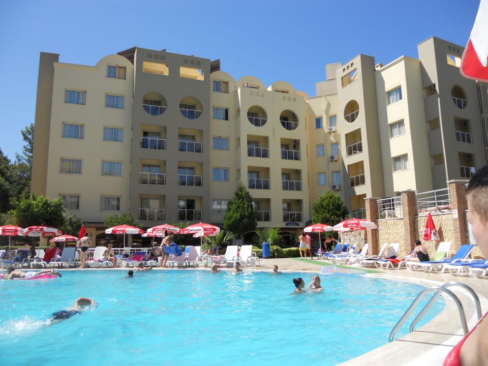 2. Haus Luna Beach Deluxe Hotel