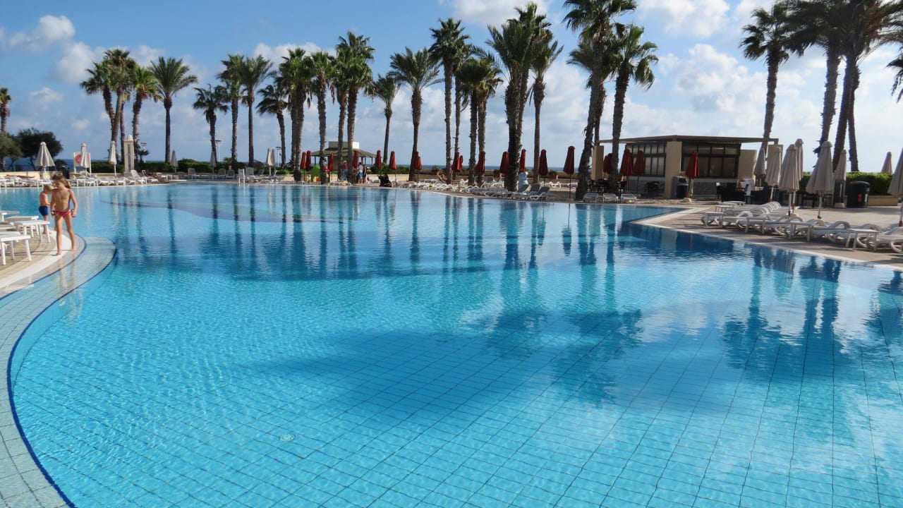 Großer Pool Hilton Malta