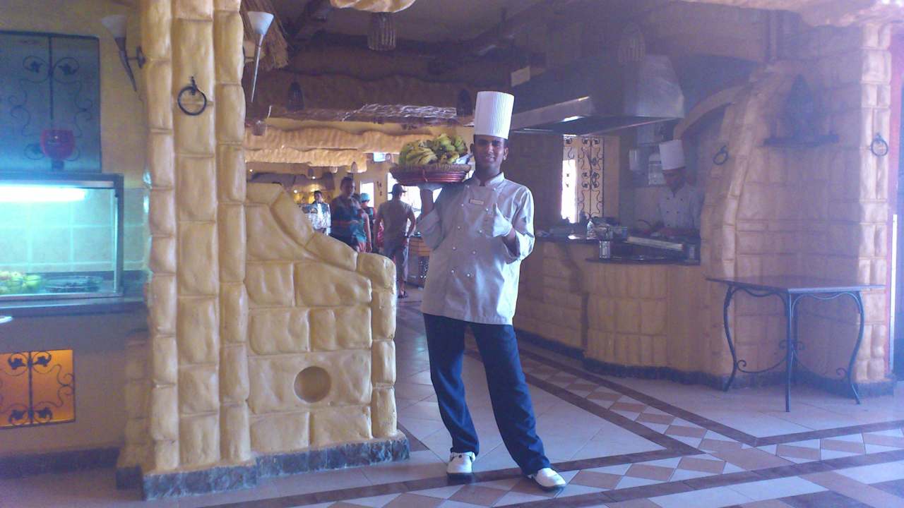 Einer der vielen netten Angestellten Pickalbatros Alf Leila Wa Leila Resort - Neverland Hurghada