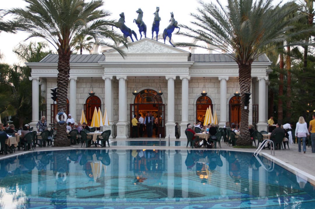 Pool mit Restaurant Hotel Yetkin