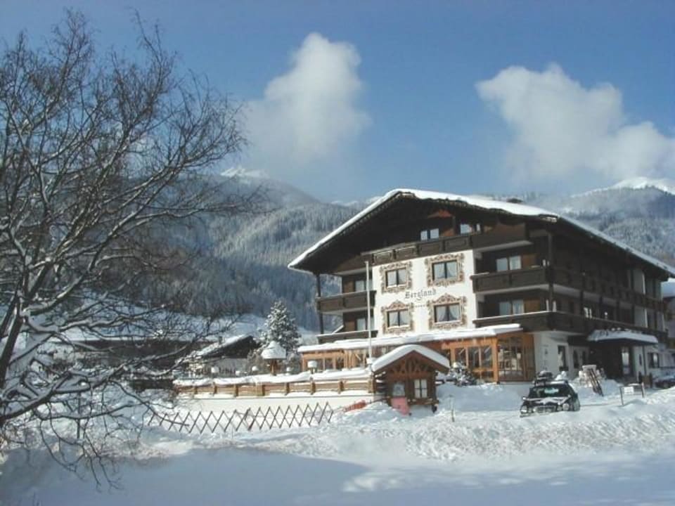 Aussenansicht Hotel Bergland