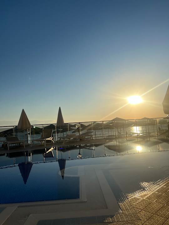Pool Aska Hotel Just in Beach