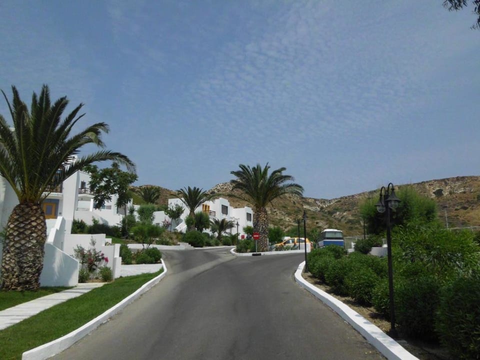 Straße zu den Zimmern Lagas Aegean Village
