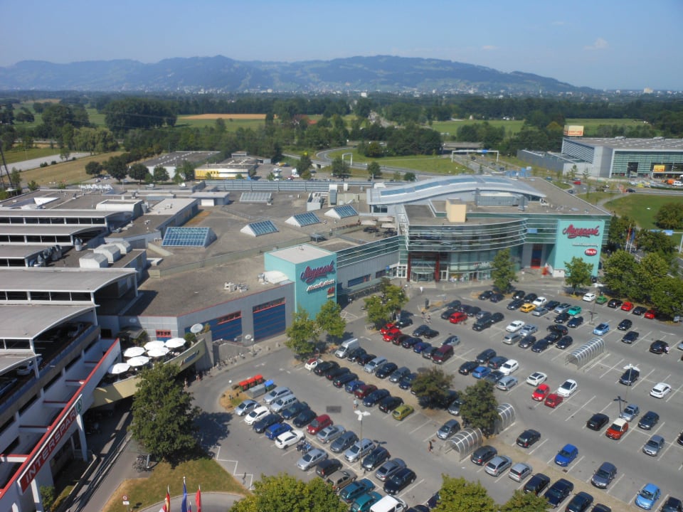 Einkaufszentrum neben dem Hotel Four Points by Sheraton Panoramahaus Dornbirn