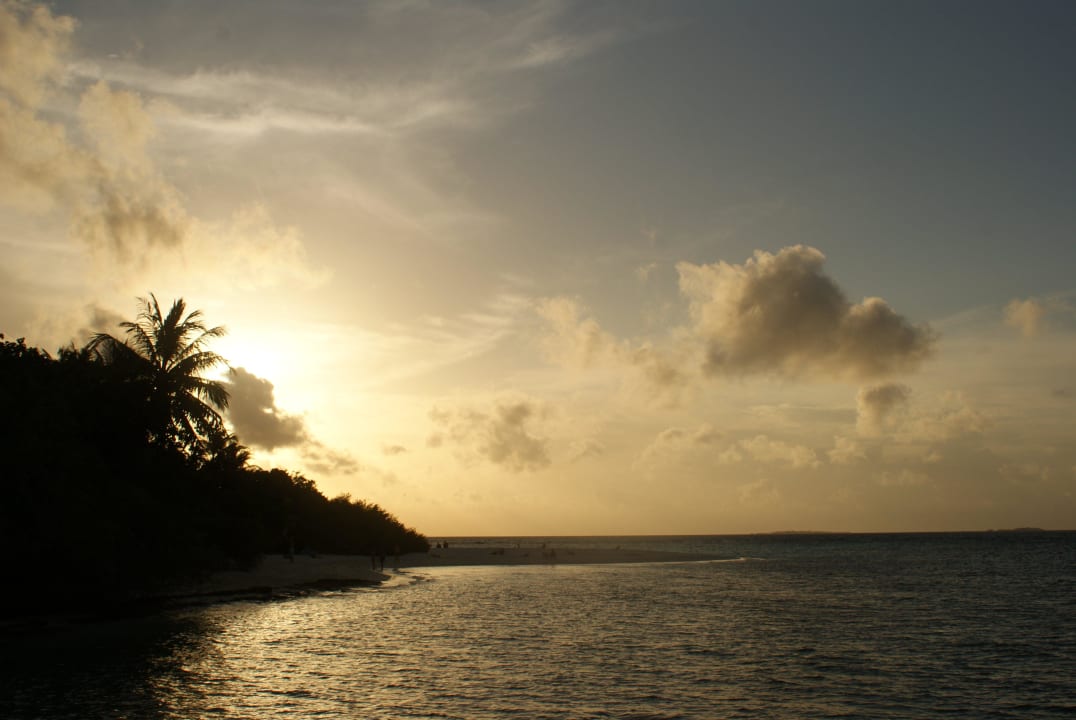 Sonnenuntergang Embudu Village