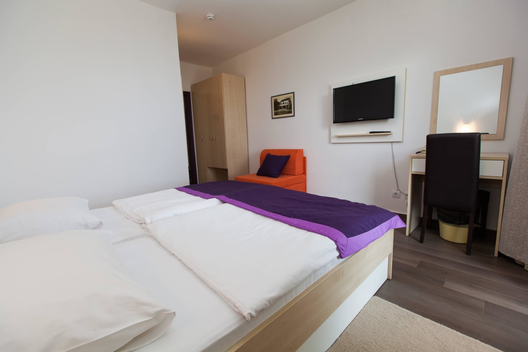 Hotel bedroom Hotel Slaven