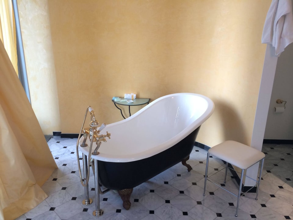 Inroom bath INNSIDE by Meliá Frankfurt Eurotheum