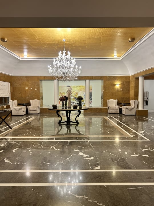 Lobby Bella Beach Hotel