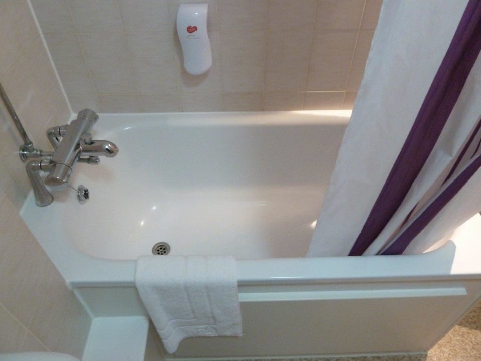 Doppelzimmer 12. Etage Bad Hotel Premier Inn London Hammersmith