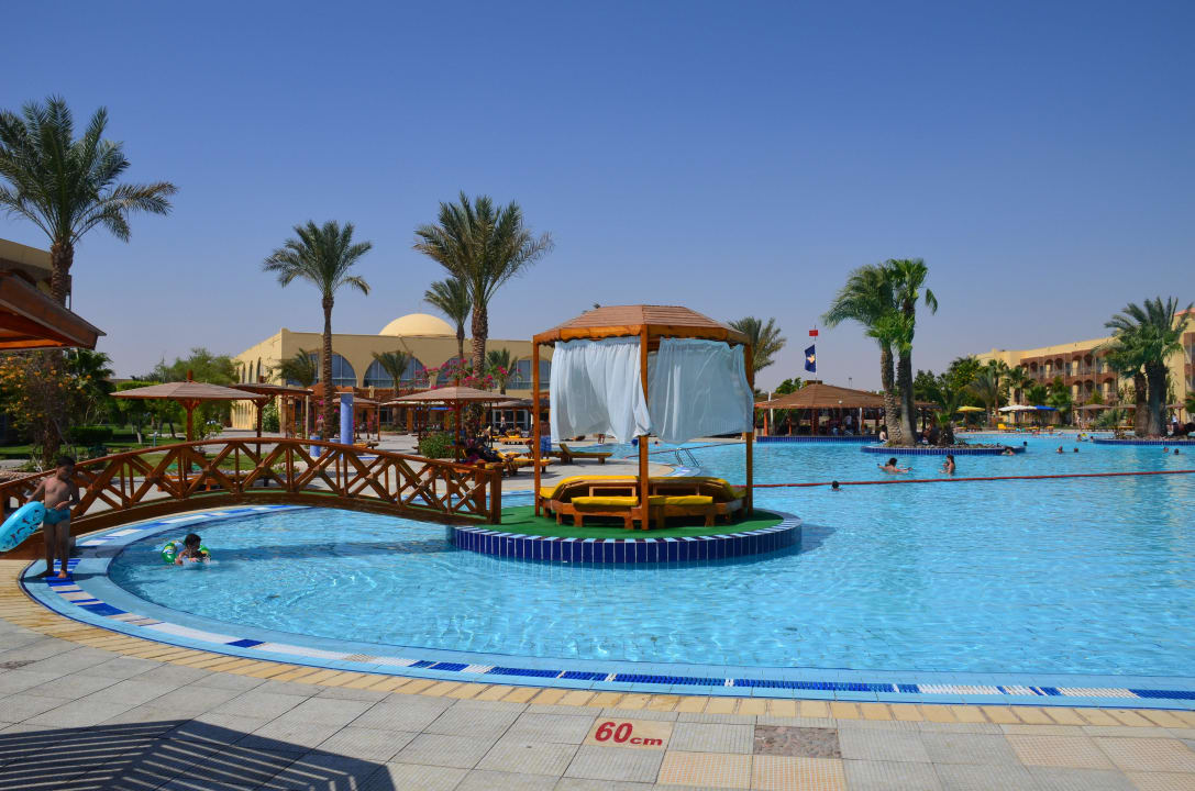 Poolanlage Desert Rose