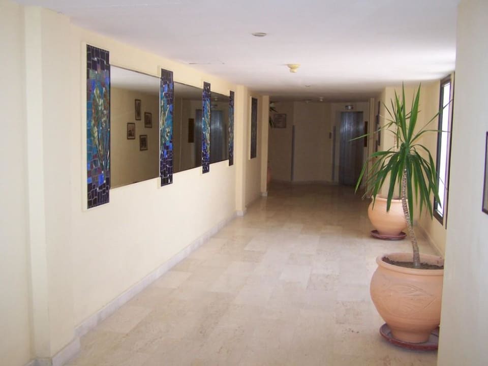 Chodba SUNRISE Holidays Resort (Adults Only)