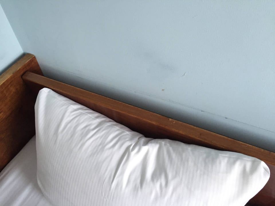 Schrammen an der Wand Hotel Nevada Hamburg