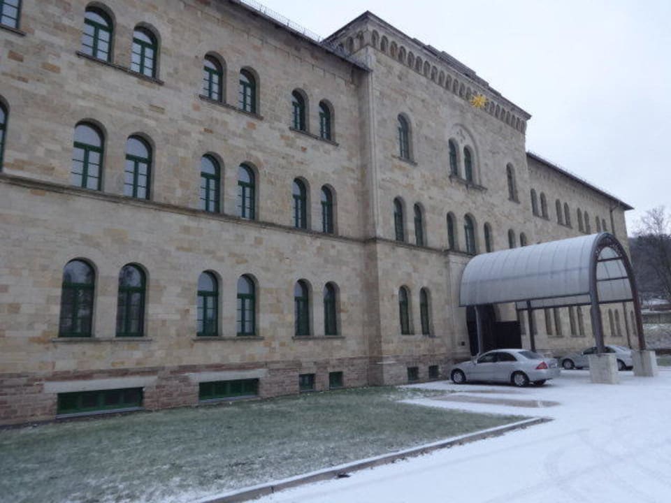 Die Hotelfront von vorne Schlosshotel Blankenburg