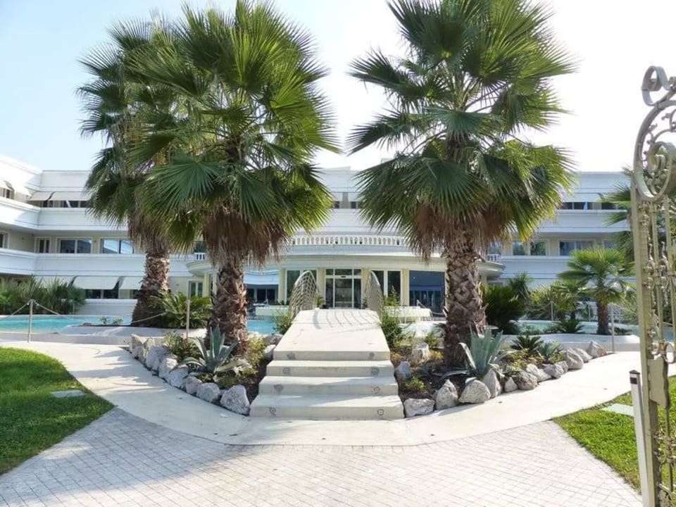 Außenansicht / Garten / Pool Hotel Residence Relais Du Lac