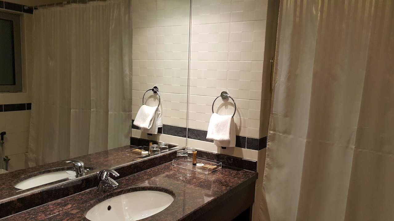 Bathroom Abidos Aparthotel Dubailand