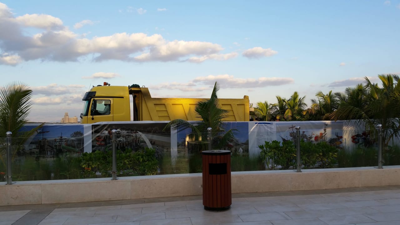 Pool Baustelle DoubleTree by Hilton Resort & Spa Marjan Island