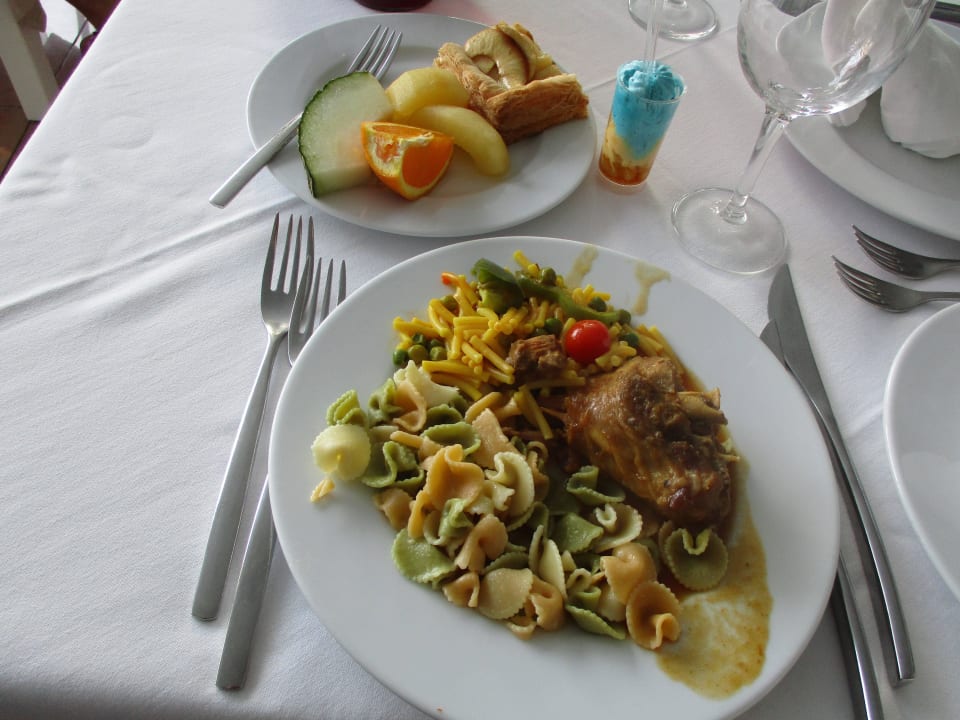 Mein Abendessen allsun Hotel Cristóbal Colón