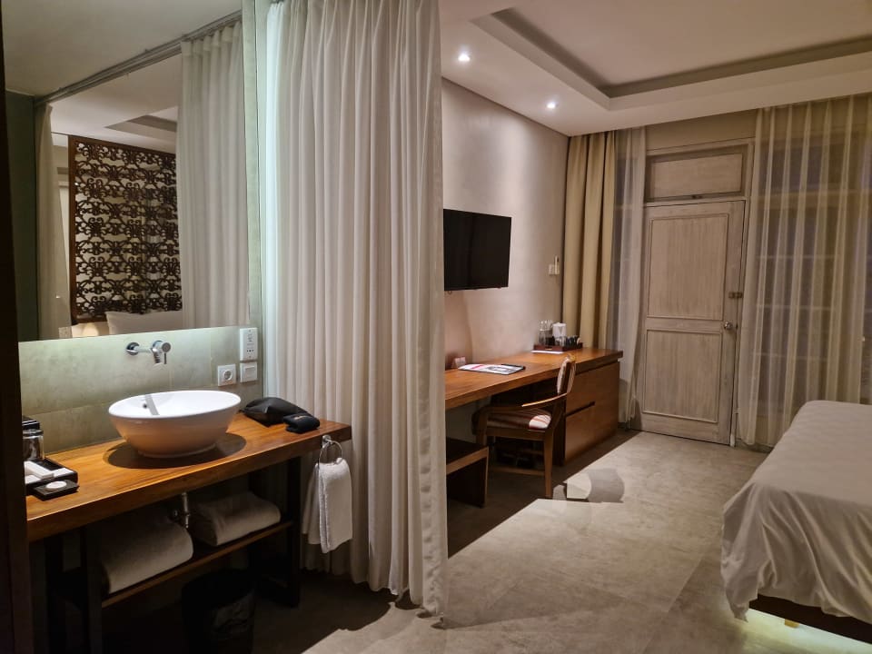 Zimmer Segara Village Hotel