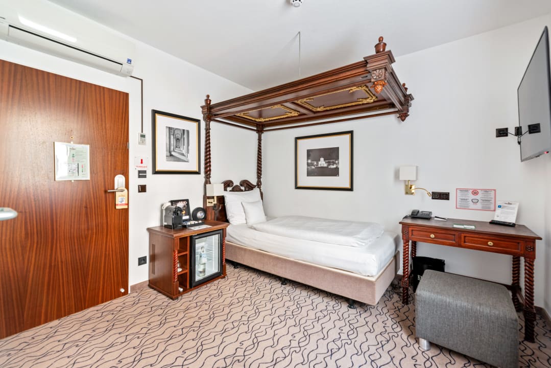 Zimmer King's Hotel Center