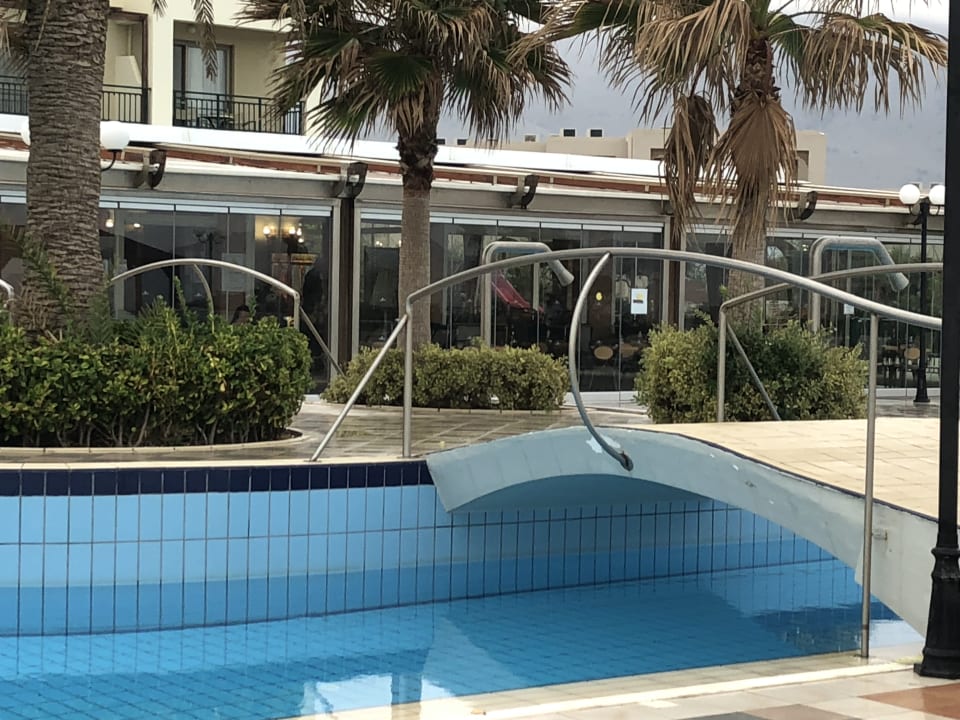 Pool Hydramis Palace Beach Resort