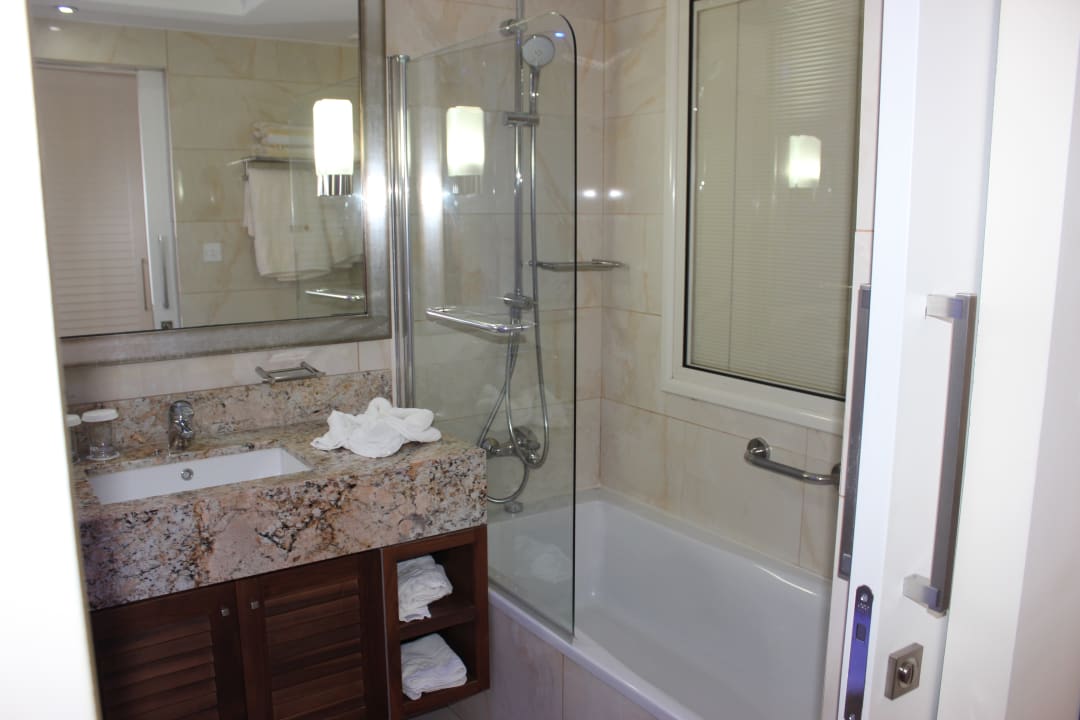 Badezimmer Alexander The Great Beach Hotel